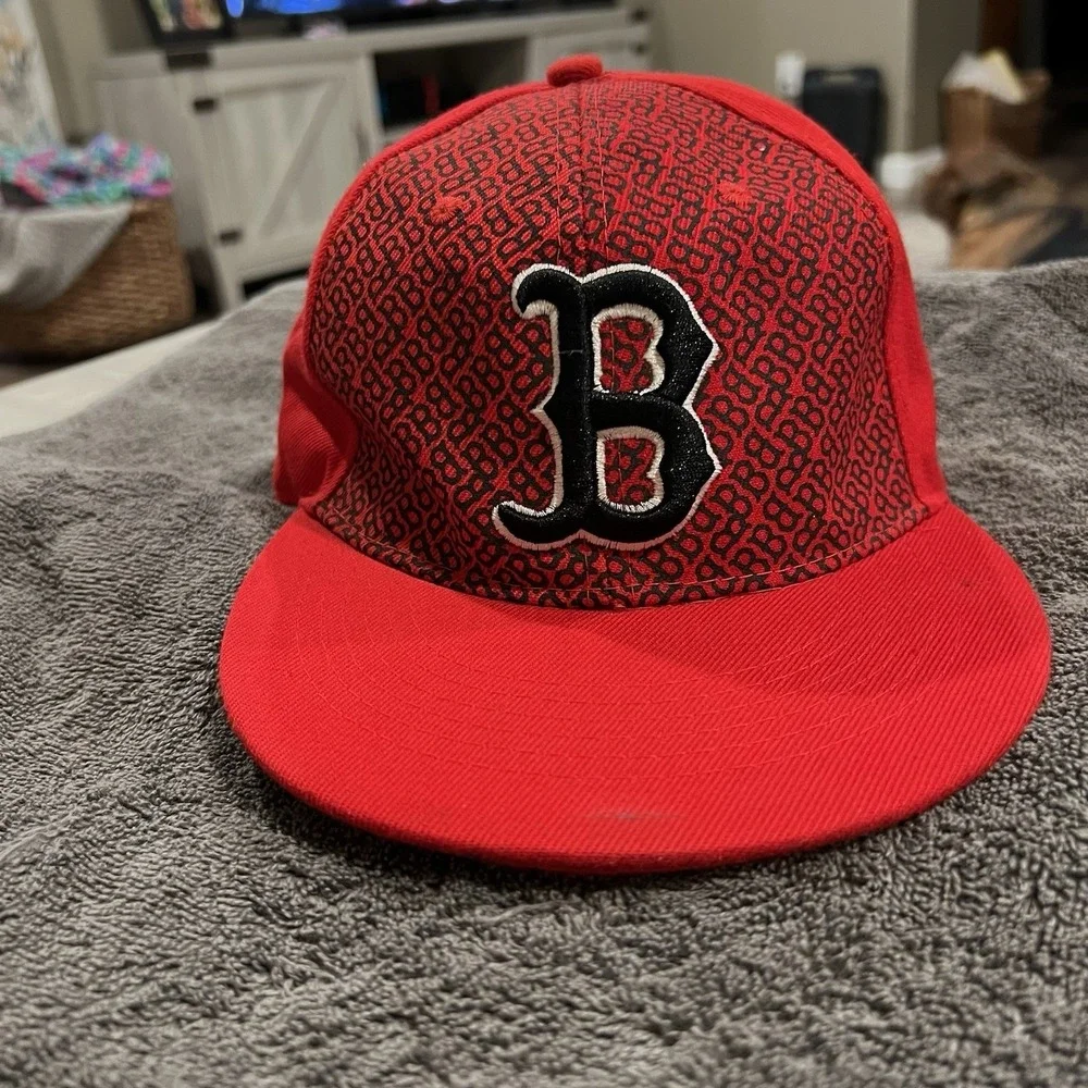 The Unbranded Brand boston red